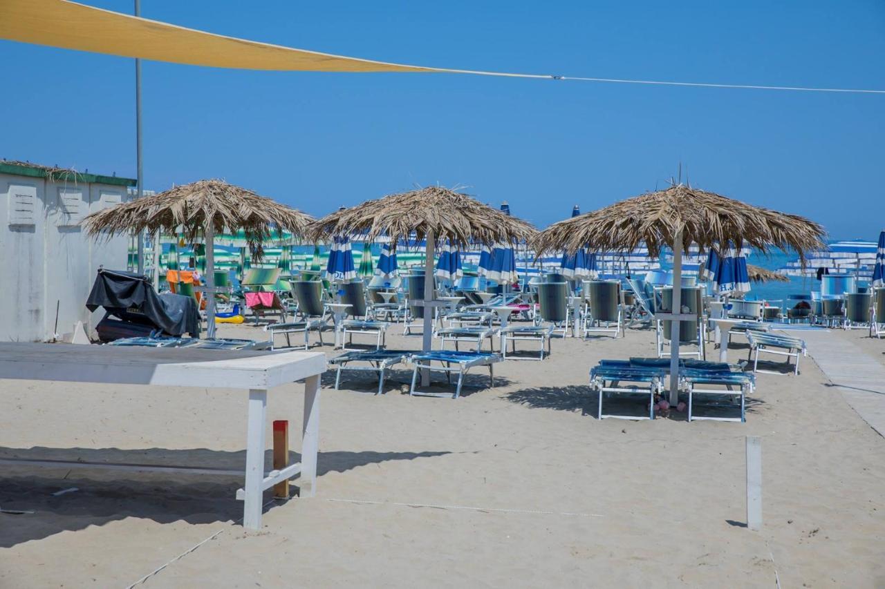 Hotel Joli Alba Adriatica Exterior photo