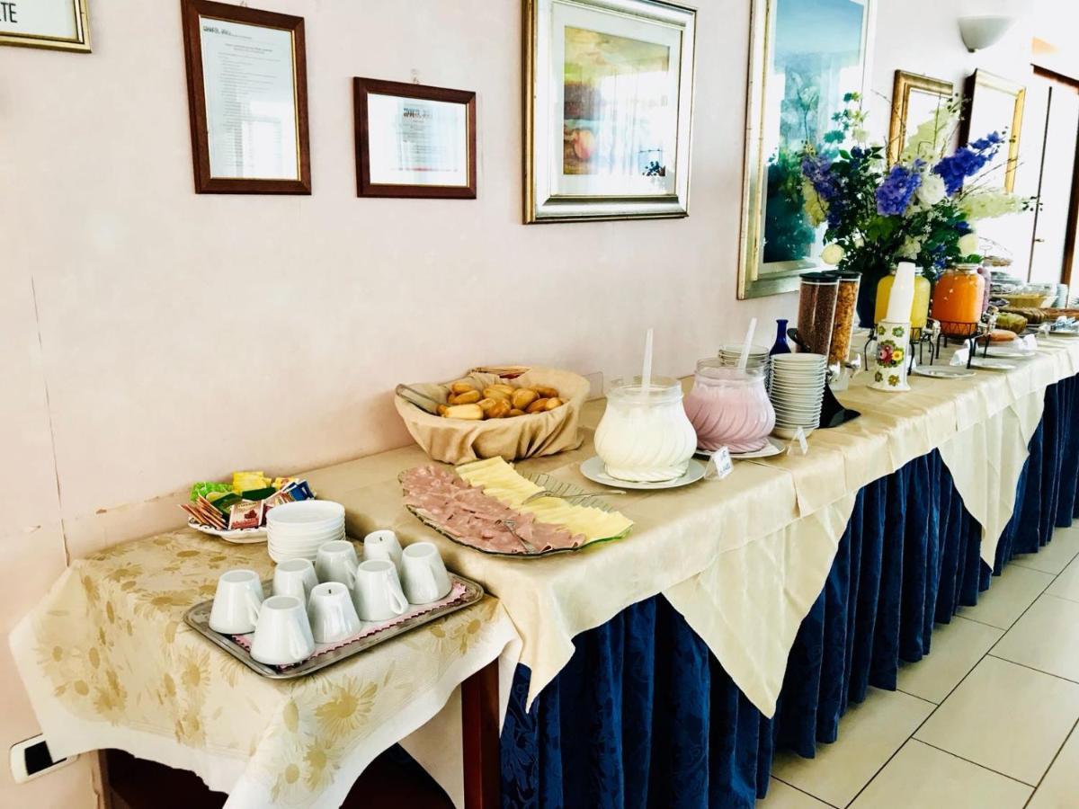 Hotel Joli Alba Adriatica Exterior photo